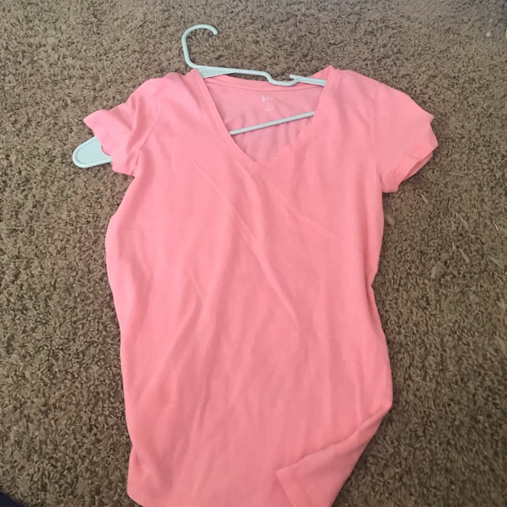 GAP  pink shirt